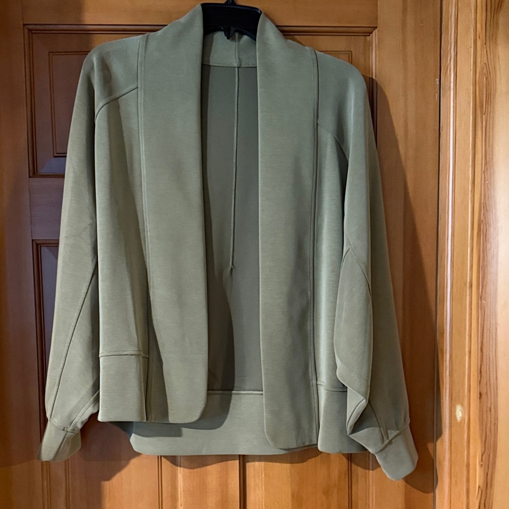Lululemon Athletica Olive Sage Green Cardigan Wrap Softstreme Sz 6